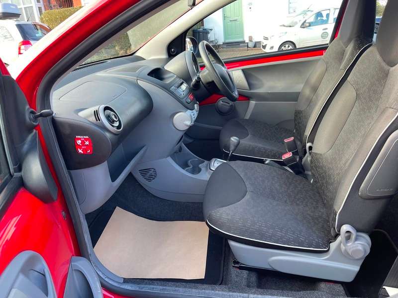 2011 PEUGEOT 107 2011 PEUGEOT 107