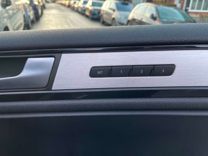 2013 VOLKSWAGEN TOUAREG 2013 VOLKSWAGEN TOUAREG