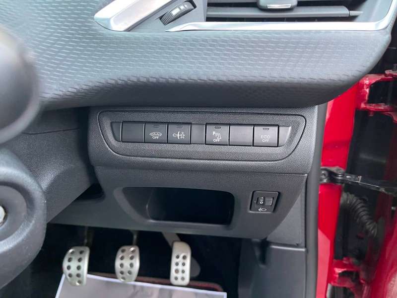 2017 PEUGEOT 2008 2017 PEUGEOT 2008