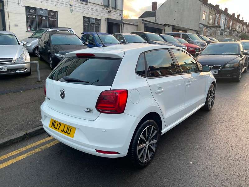 null VOLKSWAGEN POLO null VOLKSWAGEN POLO