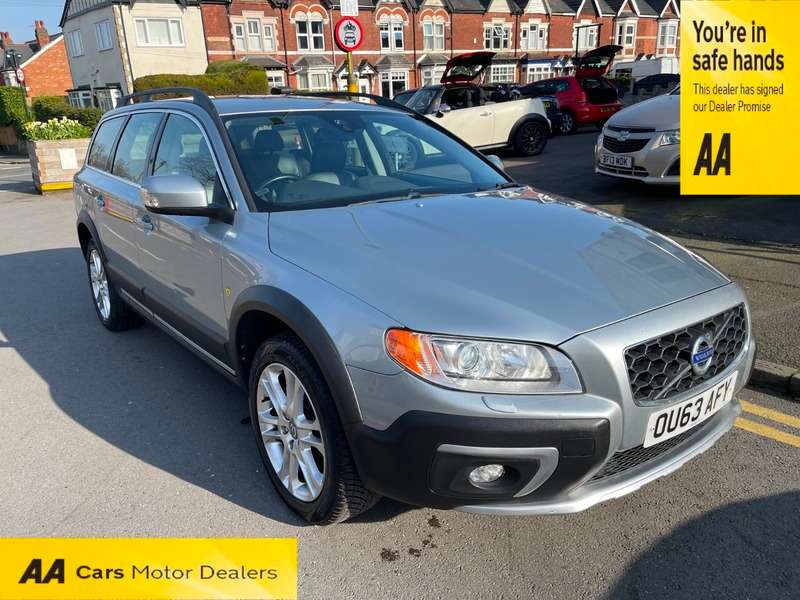 A 2013 VOLVO XC70 D5 SE LUX AWD A 2013 VOLVO XC70 D5 SE LUX AWD