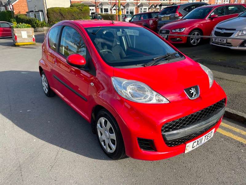 A 2011 PEUGEOT 107 URBAN A 2011 PEUGEOT 107 URBAN