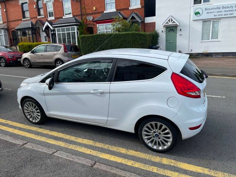 2011 FORD FIESTA 2011 FORD FIESTA