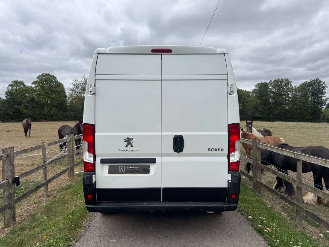 A 2020 PEUGEOT BOXER 2.2 BLUEHDI 335 L2H2 PROFESSIONAL P/V 139 BHP 2020, L2H2, MWB, M/R, EURO 6 A 2020 PEUGEOT BOXER 2.2 BLUEHDI 335 L2H2 PROFESSIONAL P/V 139 BHP 2020, L2H2, MWB, M/R, EURO 6