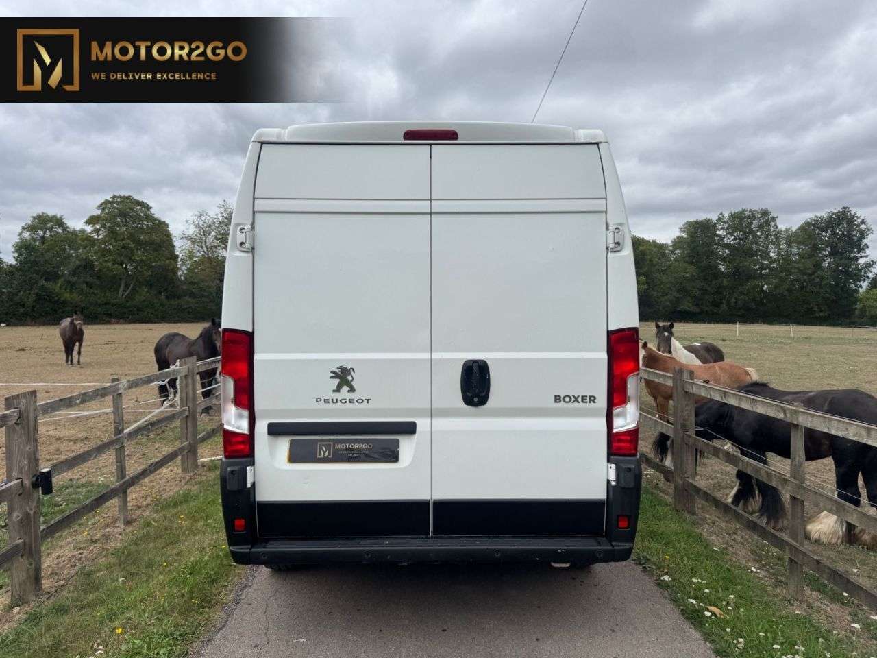 A 2020 PEUGEOT BOXER 2.2 BLUEHDI 335 L2H2 PROFESSIONAL P/V 139 BHP 2020, L2H2, MWB, M/R, EURO 6 A 2020 PEUGEOT BOXER 2.2 BLUEHDI 335 L2H2 PROFESSIONAL P/V 139 BHP 2020, L2H2, MWB, M/R, EURO 6