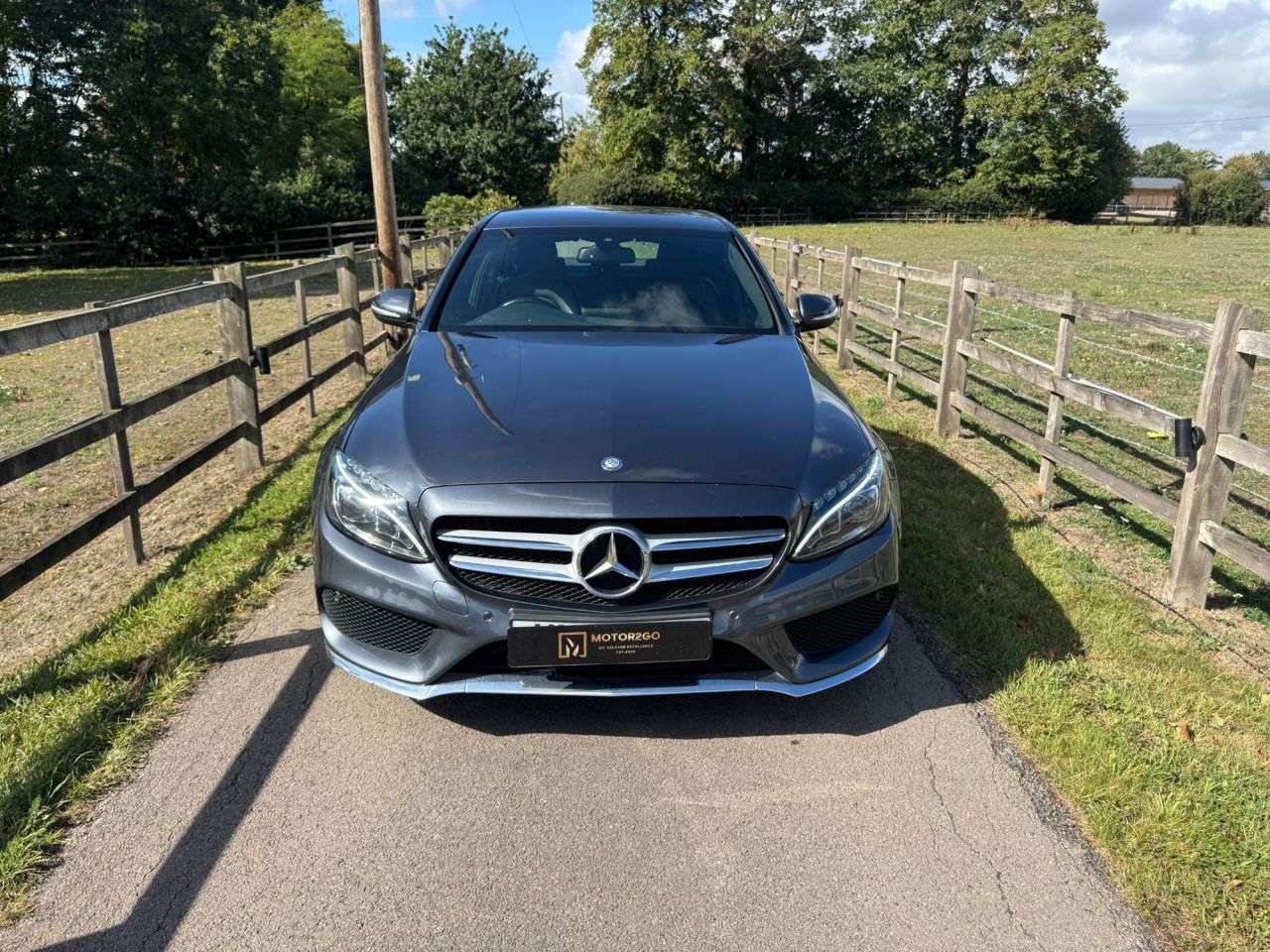 A 2015 MERCEDES-BENZ C-CLASS 1.6 C200d AMG Line Saloon 4dr Diesel G-Tronic+ Euro 6 (s/s) (136 ps) AMG LI A 2015 MERCEDES-BENZ C-CLASS 1.6 C200d AMG Line Saloon 4dr Diesel G-Tronic+ Euro 6 (s/s) (136 ps) AMG LI