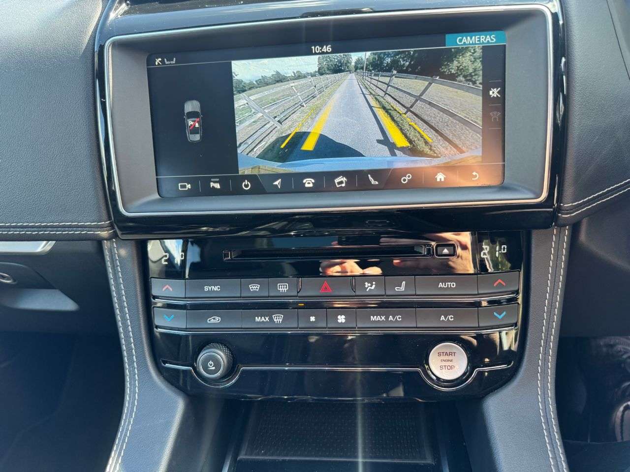 2018 JAGUAR F-PACE 2018 JAGUAR F-PACE