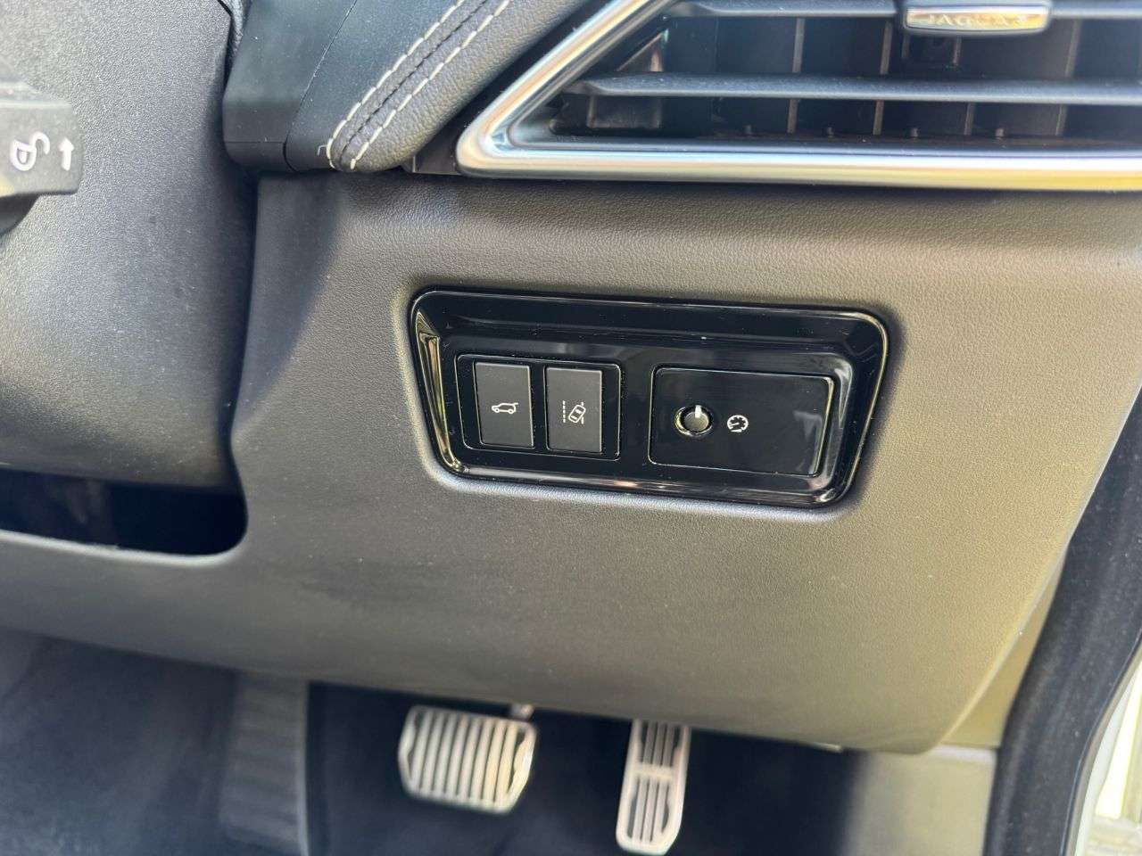 2018 JAGUAR F-PACE 2018 JAGUAR F-PACE