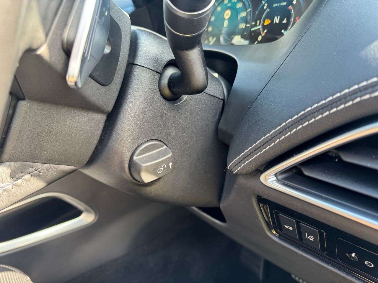 2018 JAGUAR F-PACE 2018 JAGUAR F-PACE