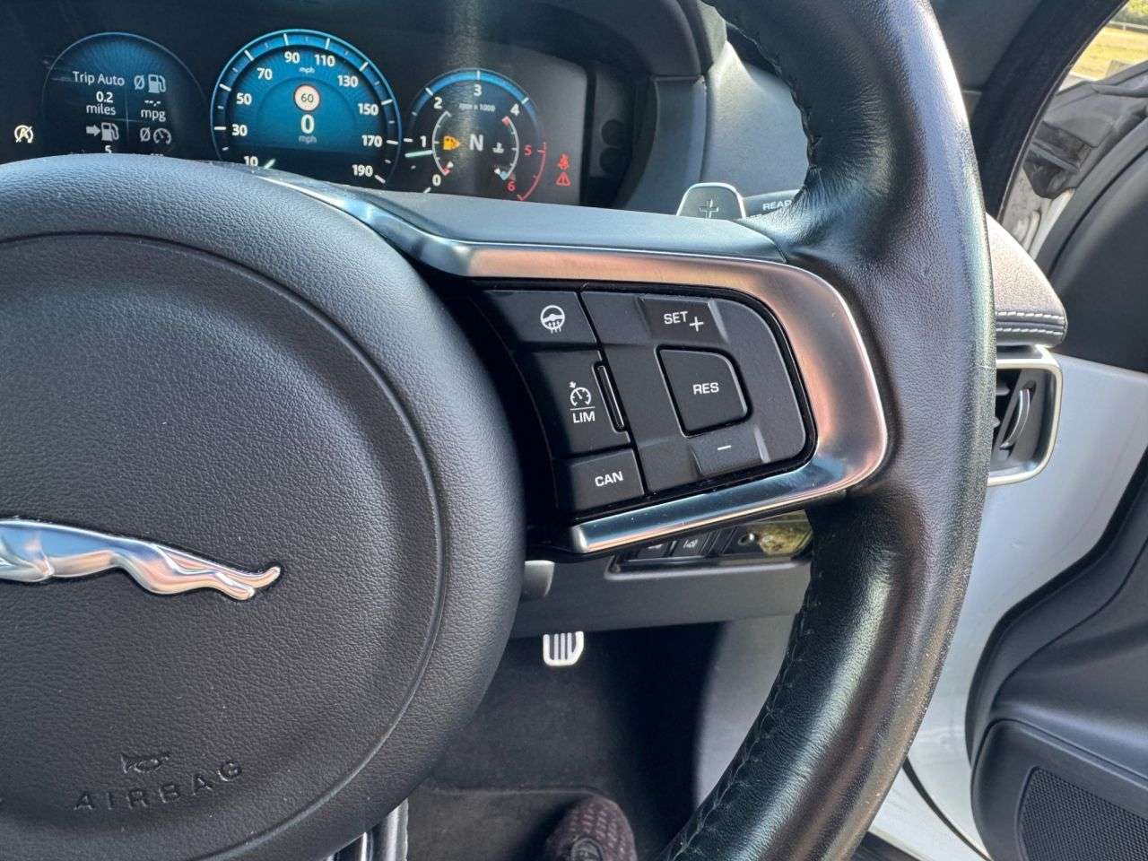 2018 JAGUAR F-PACE 2018 JAGUAR F-PACE