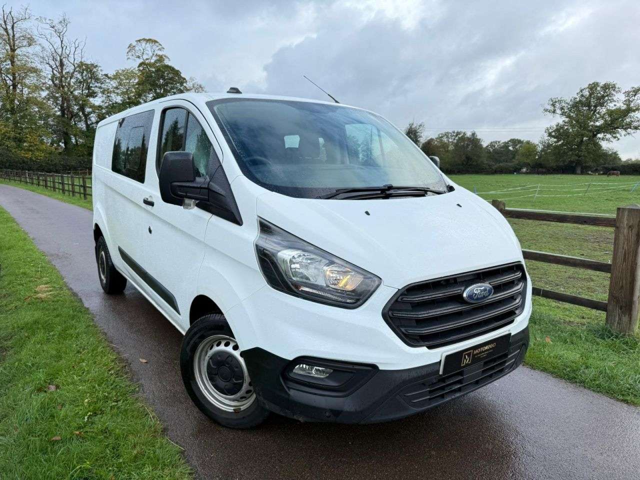 A 2021 FORD TRANSIT CUSTOM 2.0 320 EcoBlue Leader Crew Van Double Cab 5dr Diesel Manual L2 H1 Euro 6 ( A 2021 FORD TRANSIT CUSTOM 2.0 320 EcoBlue Leader Crew Van Double Cab 5dr Diesel Manual L2 H1 Euro 6 (