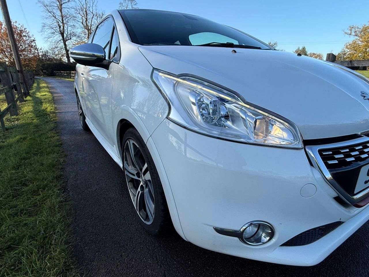 2014 PEUGEOT 208 2014 PEUGEOT 208