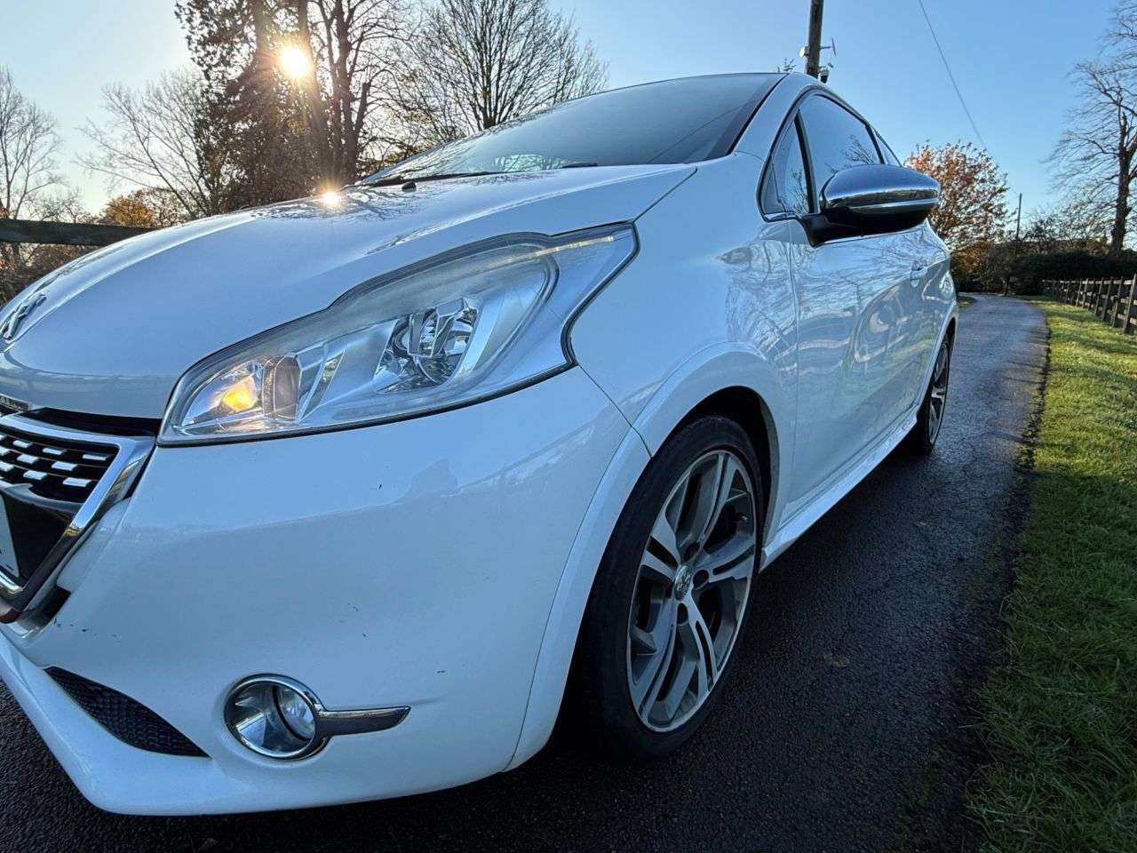 2014 PEUGEOT 208 2014 PEUGEOT 208