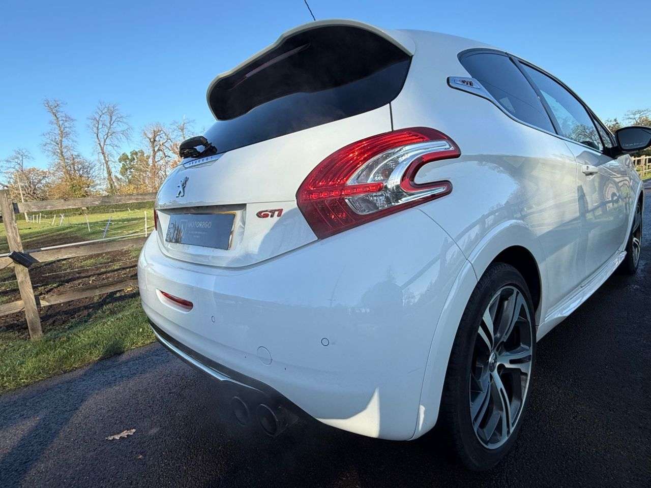 2014 PEUGEOT 208 2014 PEUGEOT 208