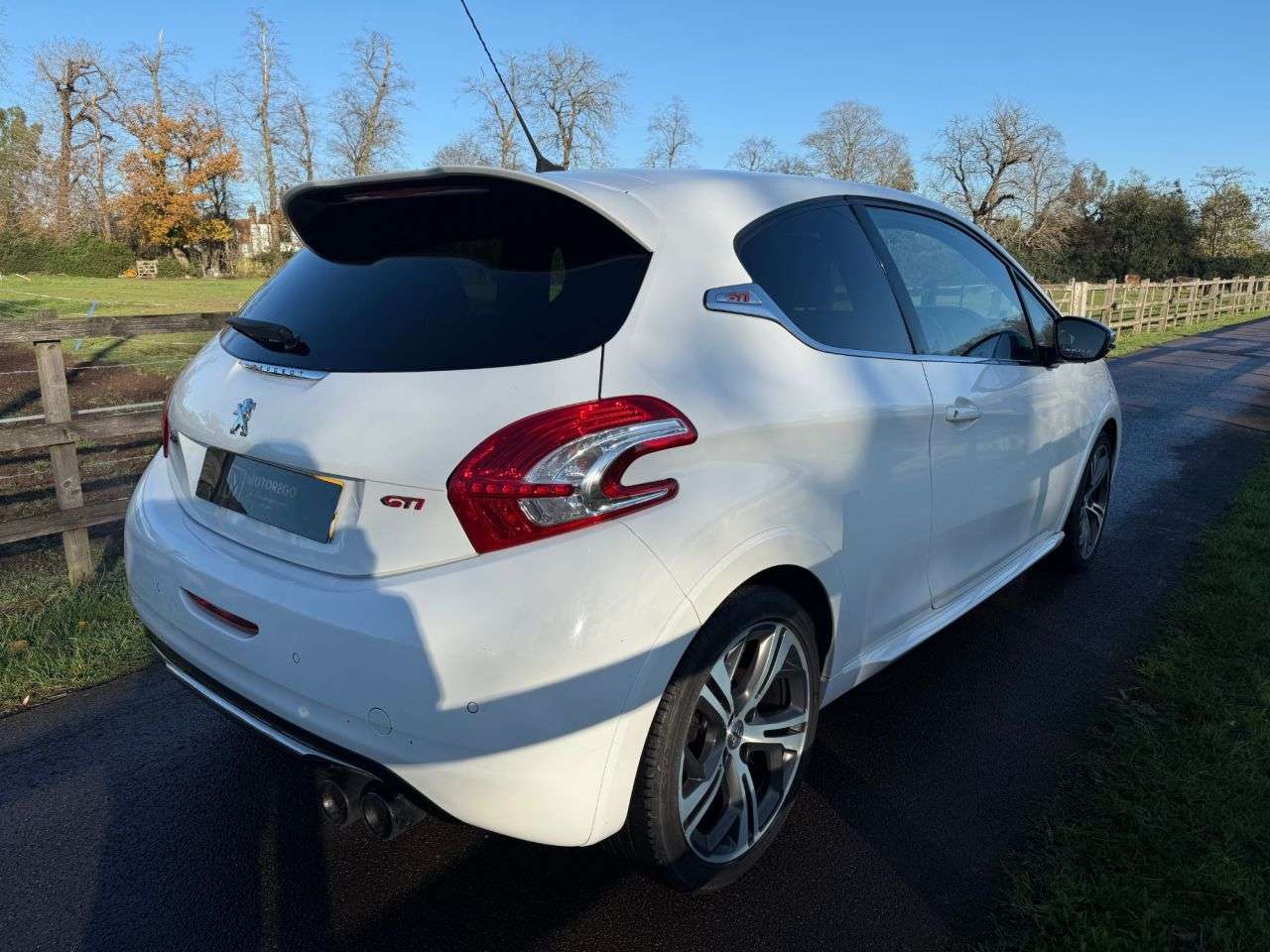2014 PEUGEOT 208 2014 PEUGEOT 208