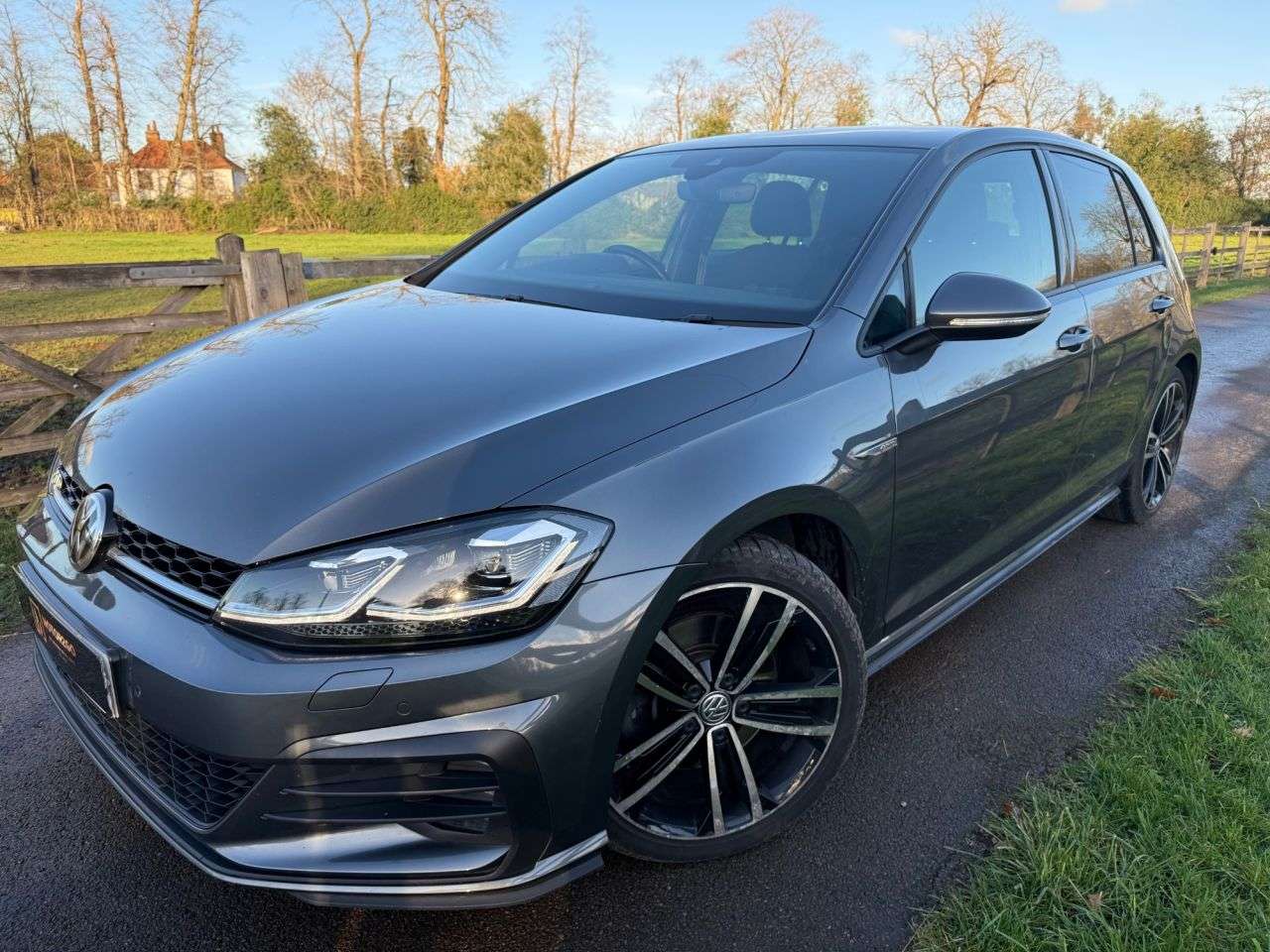 A 2019 VOLKSWAGEN GOLF 2.0 TDI GTD Hatchback 5dr Diesel DSG Euro 6 (s/s) (184 ps) MATRIX HEADLIGHT A 2019 VOLKSWAGEN GOLF 2.0 TDI GTD Hatchback 5dr Diesel DSG Euro 6 (s/s) (184 ps) MATRIX HEADLIGHT