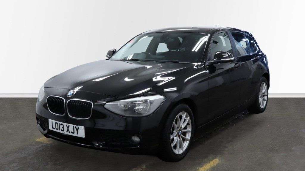 A 2013 BMW 1 SERIES 1.6 116i SE Hatchback 5dr Petrol Auto Euro 6 (s/s) (136 ps) BLACK INT, 2 PR A 2013 BMW 1 SERIES 1.6 116i SE Hatchback 5dr Petrol Auto Euro 6 (s/s) (136 ps) BLACK INT, 2 PR
