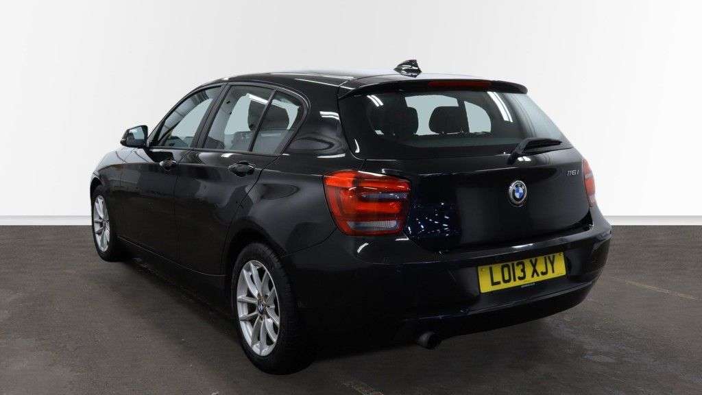 A 2013 BMW 1 SERIES 1.6 116i SE Hatchback 5dr Petrol Auto Euro 6 (s/s) (136 ps) BLACK INT, 2 PR A 2013 BMW 1 SERIES 1.6 116i SE Hatchback 5dr Petrol Auto Euro 6 (s/s) (136 ps) BLACK INT, 2 PR