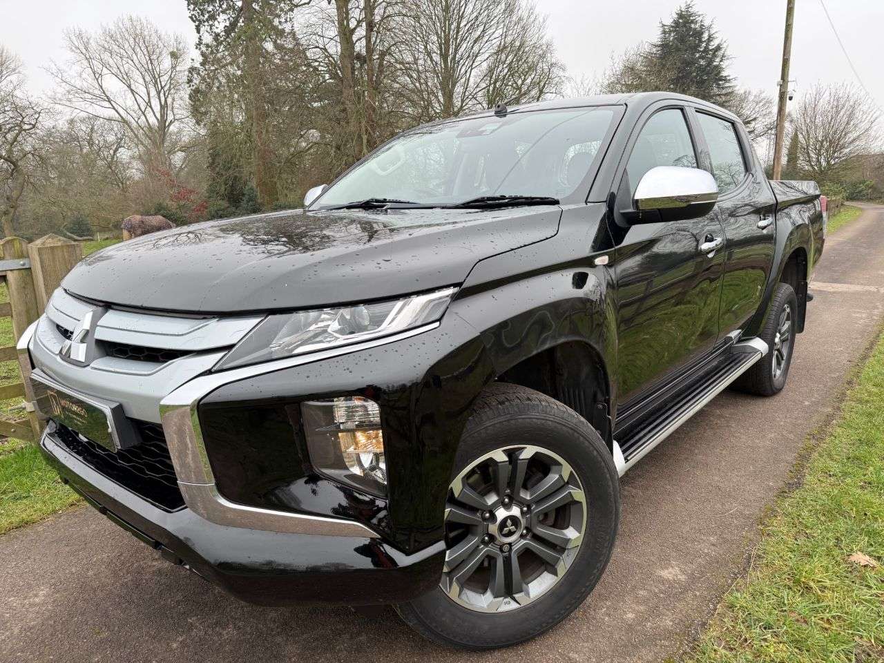 A 2020 MITSUBISHI L200 2.2 DI-D DC Trojan Pickup Double Cab 4dr Diesel Manual 4WD Euro 6 (s/s) (15 A 2020 MITSUBISHI L200 2.2 DI-D DC Trojan Pickup Double Cab 4dr Diesel Manual 4WD Euro 6 (s/s) (15