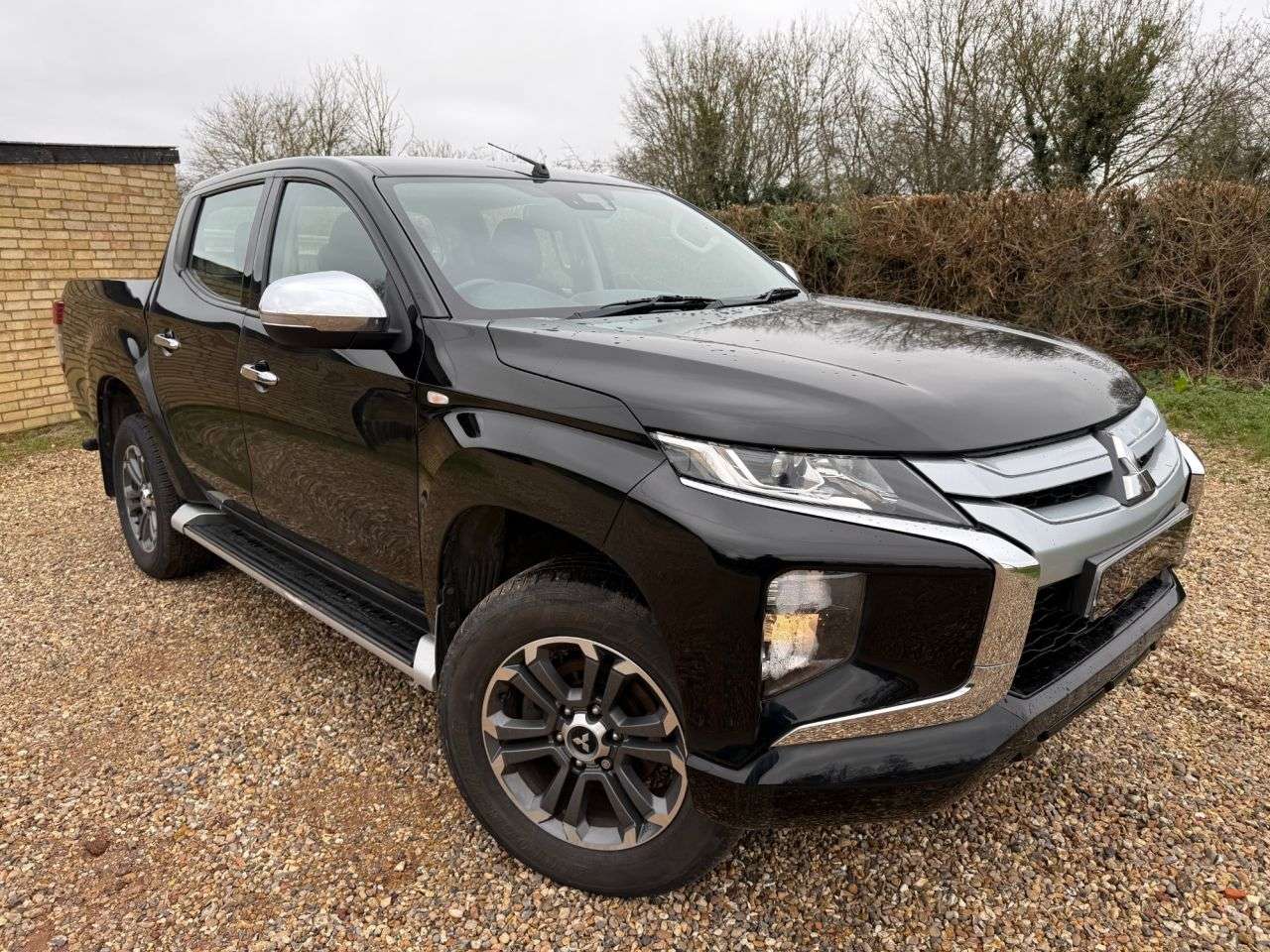 A 2020 MITSUBISHI L200 2.2 DI-D DC Trojan Pickup Double Cab 4dr Diesel Manual 4WD Euro 6 (s/s) (15 A 2020 MITSUBISHI L200 2.2 DI-D DC Trojan Pickup Double Cab 4dr Diesel Manual 4WD Euro 6 (s/s) (15