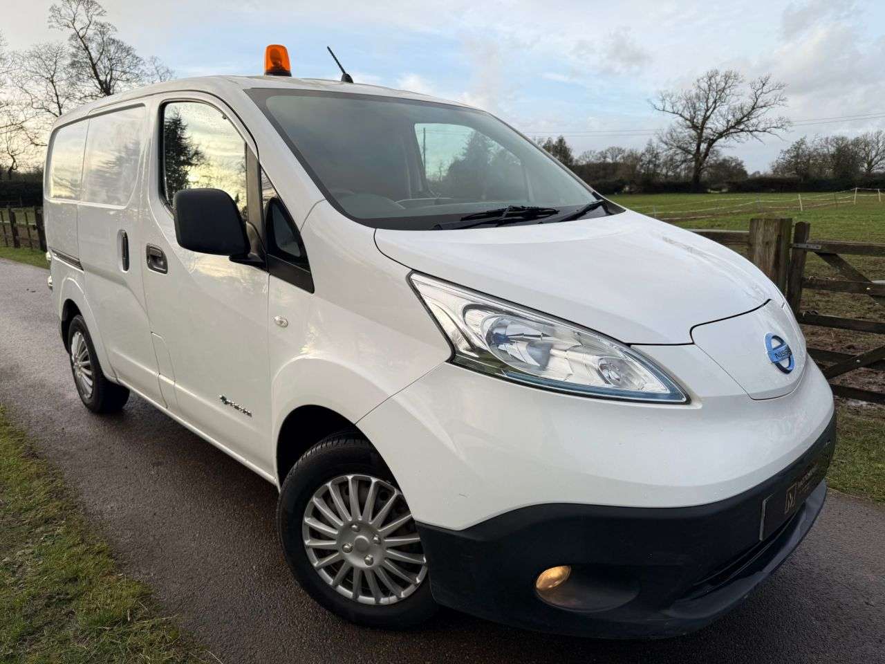 A 2015 NISSAN E-NV200 Acenta Panel Van 5dr Electric Auto SWB (Rapid) (109 ps) A 2015 NISSAN E-NV200 Acenta Panel Van 5dr Electric Auto SWB (Rapid) (109 ps)