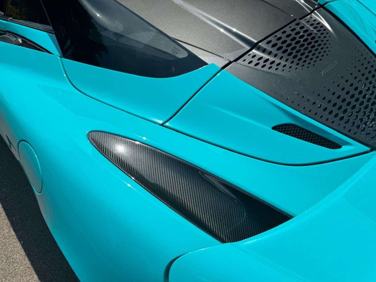 2021 MCLAREN 765LT 2021 MCLAREN 765LT