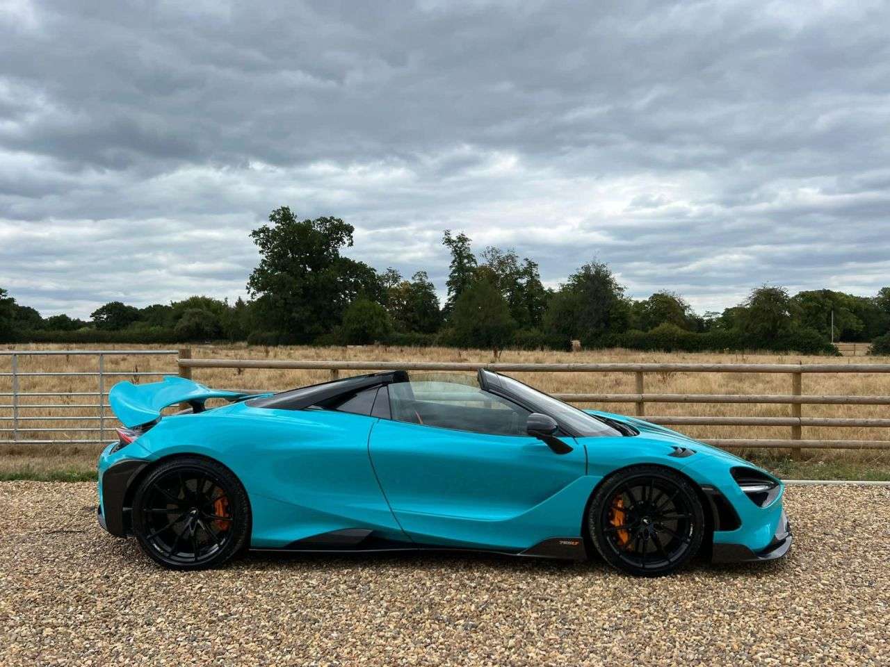 2021 MCLAREN 765LT 2021 MCLAREN 765LT