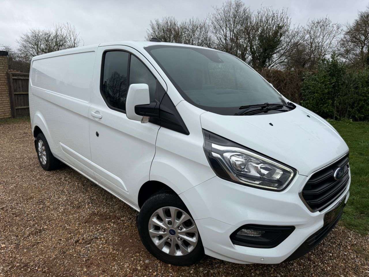 A 2021 FORD TRANSIT CUSTOM 2.0 300 EcoBlue Limited Panel Van 5dr Diesel Manual L2 H1 Euro 6 (s/s) (130 A 2021 FORD TRANSIT CUSTOM 2.0 300 EcoBlue Limited Panel Van 5dr Diesel Manual L2 H1 Euro 6 (s/s) (130