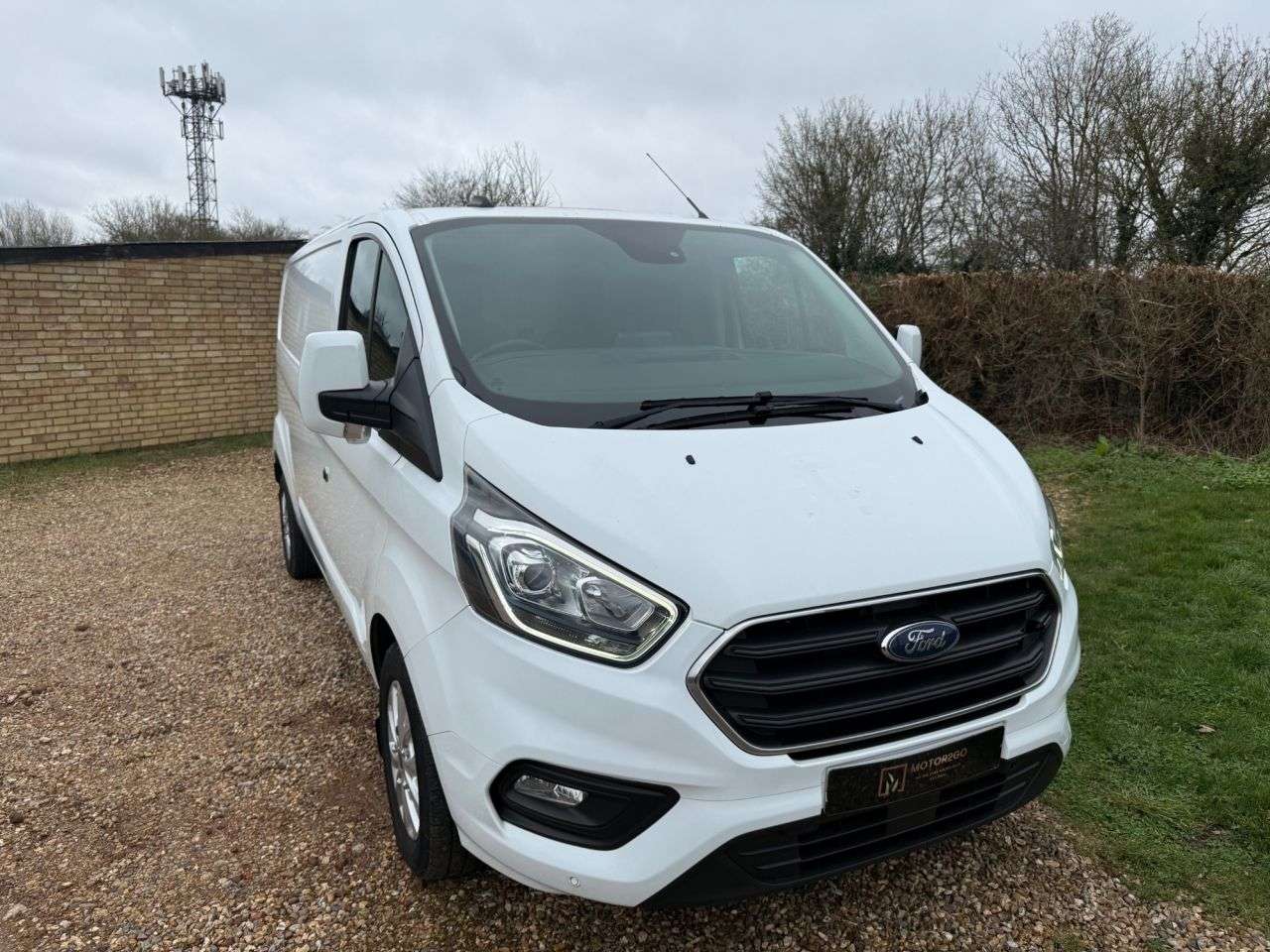 A 2021 FORD TRANSIT CUSTOM 2.0 300 EcoBlue Limited Panel Van 5dr Diesel Manual L2 H1 Euro 6 (s/s) (130 A 2021 FORD TRANSIT CUSTOM 2.0 300 EcoBlue Limited Panel Van 5dr Diesel Manual L2 H1 Euro 6 (s/s) (130