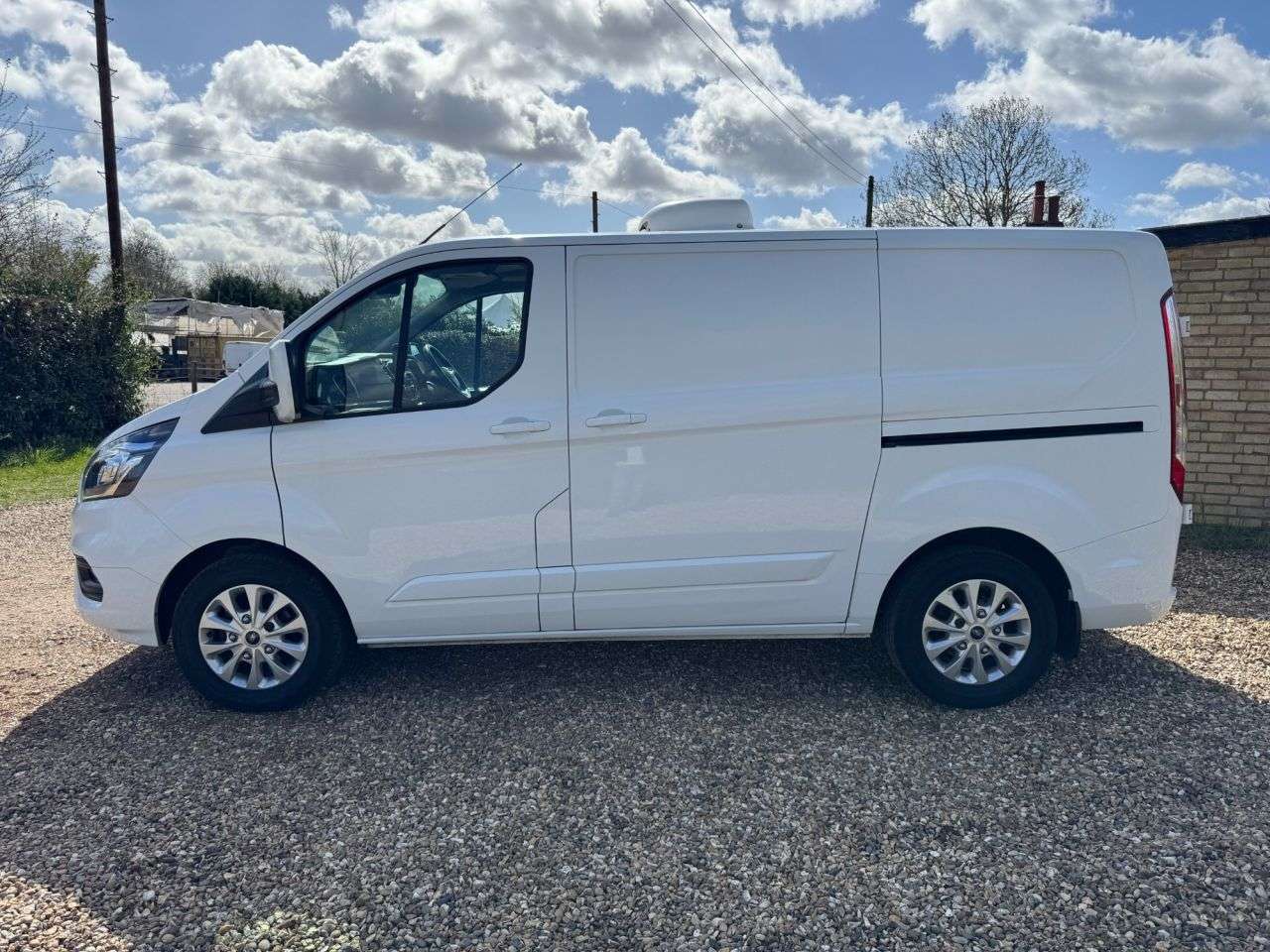 A 2019 FORD TRANSIT CUSTOM 2.0 280 EcoBlue Limited Panel Van 5dr Diesel Auto L1 H1 Euro 6 (s/s) (130 p A 2019 FORD TRANSIT CUSTOM 2.0 280 EcoBlue Limited Panel Van 5dr Diesel Auto L1 H1 Euro 6 (s/s) (130 p