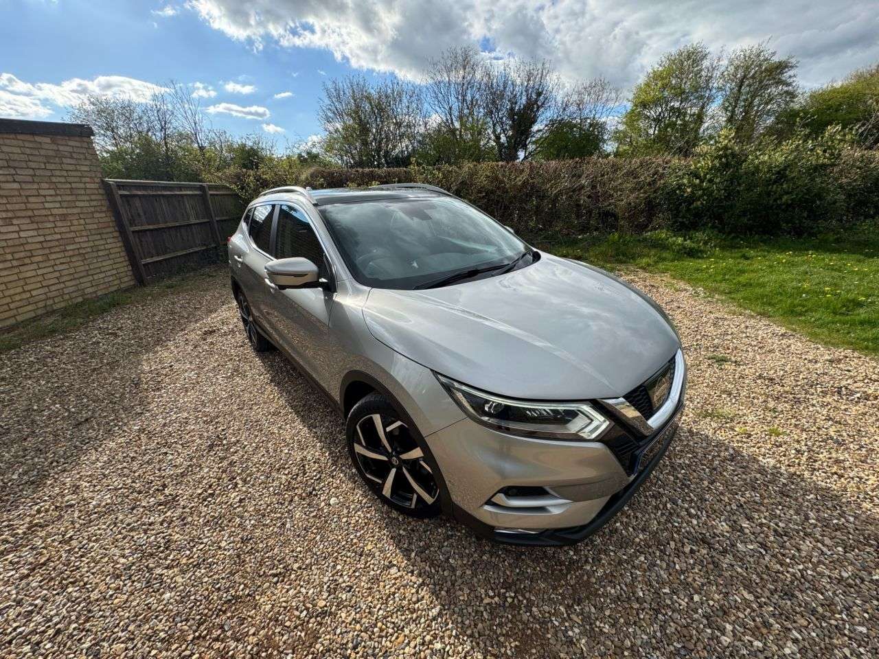 A 2017 NISSAN QASHQAI 1.2 DIG-T Tekna SUV 5dr Petrol XTRON Euro 6 (s/s) (115 ps) AUTO, HIGH SPEC, A 2017 NISSAN QASHQAI 1.2 DIG-T Tekna SUV 5dr Petrol XTRON Euro 6 (s/s) (115 ps) AUTO, HIGH SPEC,