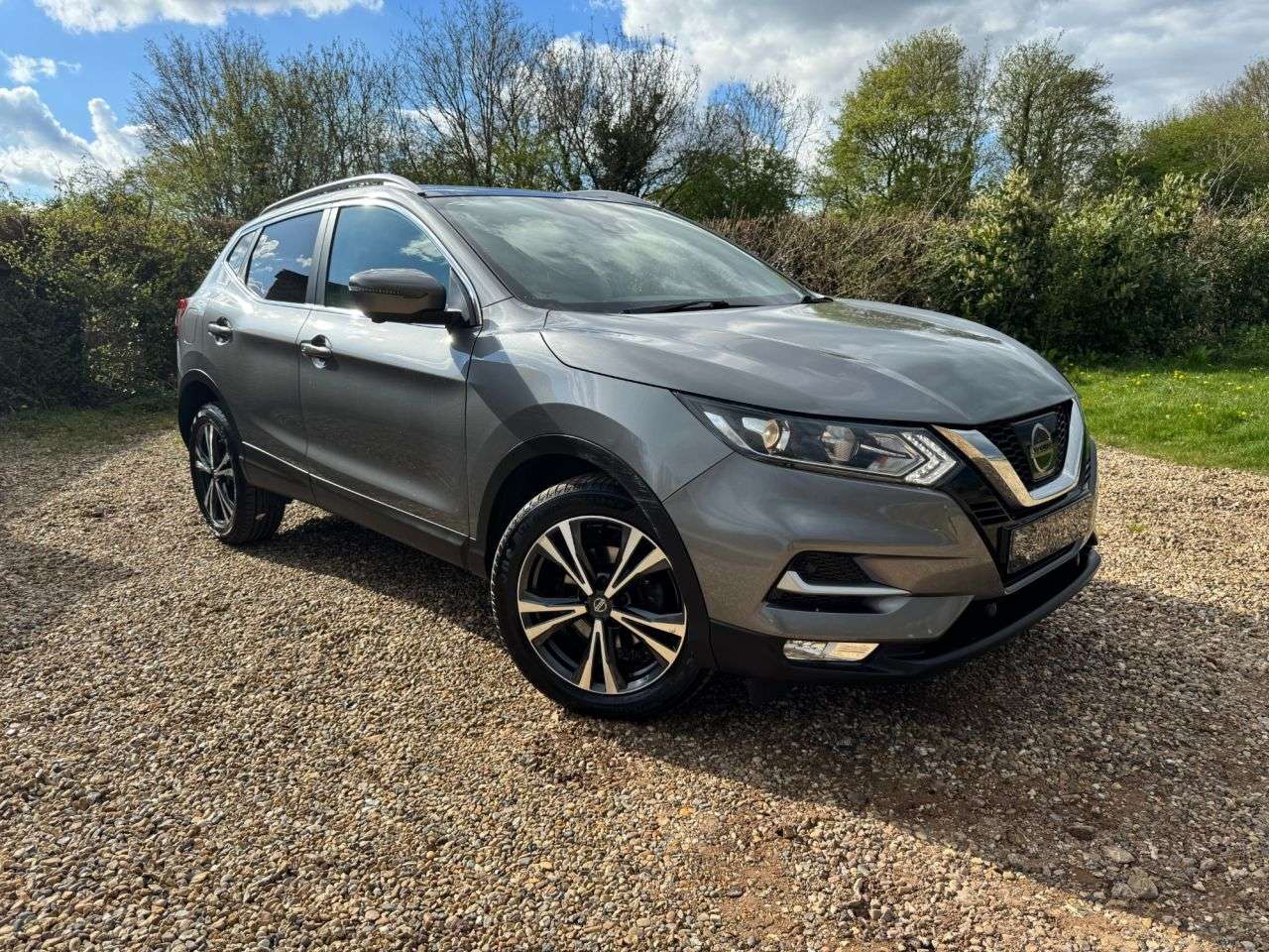A 2018 NISSAN QASHQAI 1.2 DIG-T N-Connecta SUV 5dr Petrol XTRON Euro 6 (s/s) (115 ps) FULL HISTOR A 2018 NISSAN QASHQAI 1.2 DIG-T N-Connecta SUV 5dr Petrol XTRON Euro 6 (s/s) (115 ps) FULL HISTOR