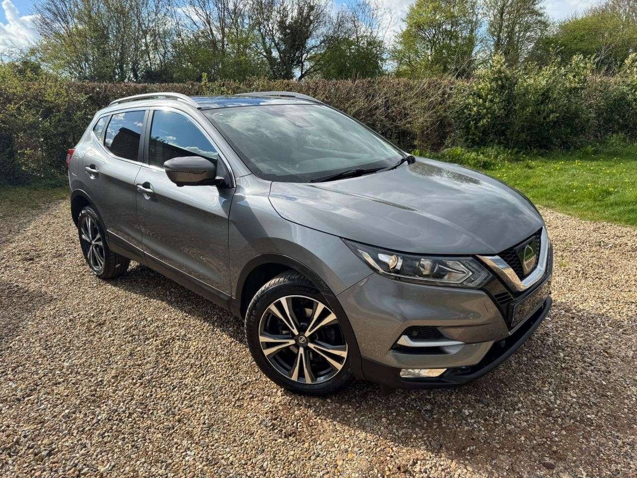 A 2018 NISSAN QASHQAI 1.2 DIG-T N-Connecta SUV 5dr Petrol XTRON Euro 6 (s/s) (115 ps) FULL HISTOR A 2018 NISSAN QASHQAI 1.2 DIG-T N-Connecta SUV 5dr Petrol XTRON Euro 6 (s/s) (115 ps) FULL HISTOR