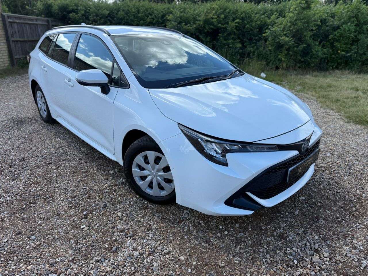A 2022 TOYOTA COROLLA 1.8 VVT-h 5dr Petrol Hybrid CVT Euro 6 (s/s) (122 ps) 5 SEATER HYBRID | LOW A 2022 TOYOTA COROLLA 1.8 VVT-h 5dr Petrol Hybrid CVT Euro 6 (s/s) (122 ps) 5 SEATER HYBRID | LOW