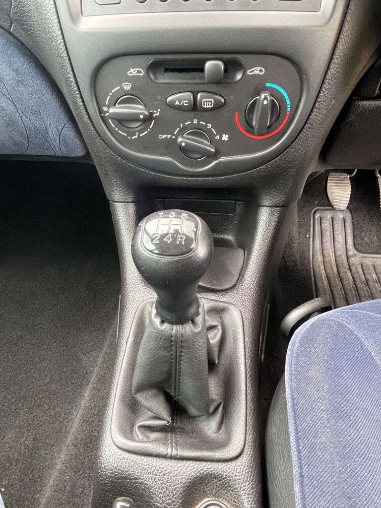 2002 PEUGEOT 206 2002 PEUGEOT 206