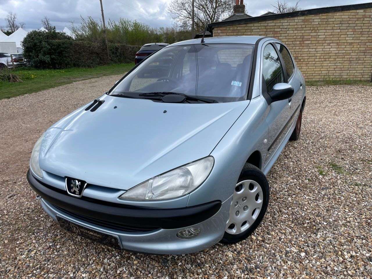 A 2002 PEUGEOT 206 1.4 HDi LX Hatchback 5dr Diesel Manual (a/c) (113 g/km, 67 bhp) 19 SERVICES A 2002 PEUGEOT 206 1.4 HDi LX Hatchback 5dr Diesel Manual (a/c) (113 g/km, 67 bhp) 19 SERVICES