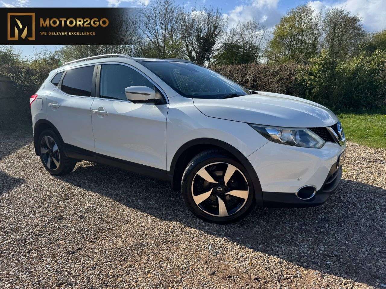 A 2015 NISSAN QASHQAI 1.2 DIG-T n-tec+ SUV 5dr Petrol Manual 2WD Euro 5 (s/s) (115 ps) 360 CAMERA A 2015 NISSAN QASHQAI 1.2 DIG-T n-tec+ SUV 5dr Petrol Manual 2WD Euro 5 (s/s) (115 ps) 360 CAMERA