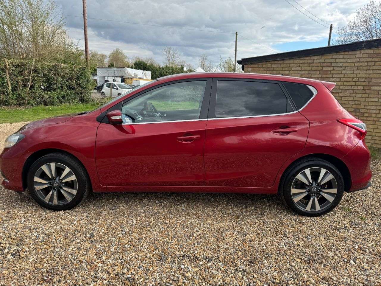 A 2016 NISSAN PULSAR 1.2 DIG-T N-Connecta Hatchback 5dr Petrol Manual Euro 6 (s/s) (115 ps) EURO A 2016 NISSAN PULSAR 1.2 DIG-T N-Connecta Hatchback 5dr Petrol Manual Euro 6 (s/s) (115 ps) EURO