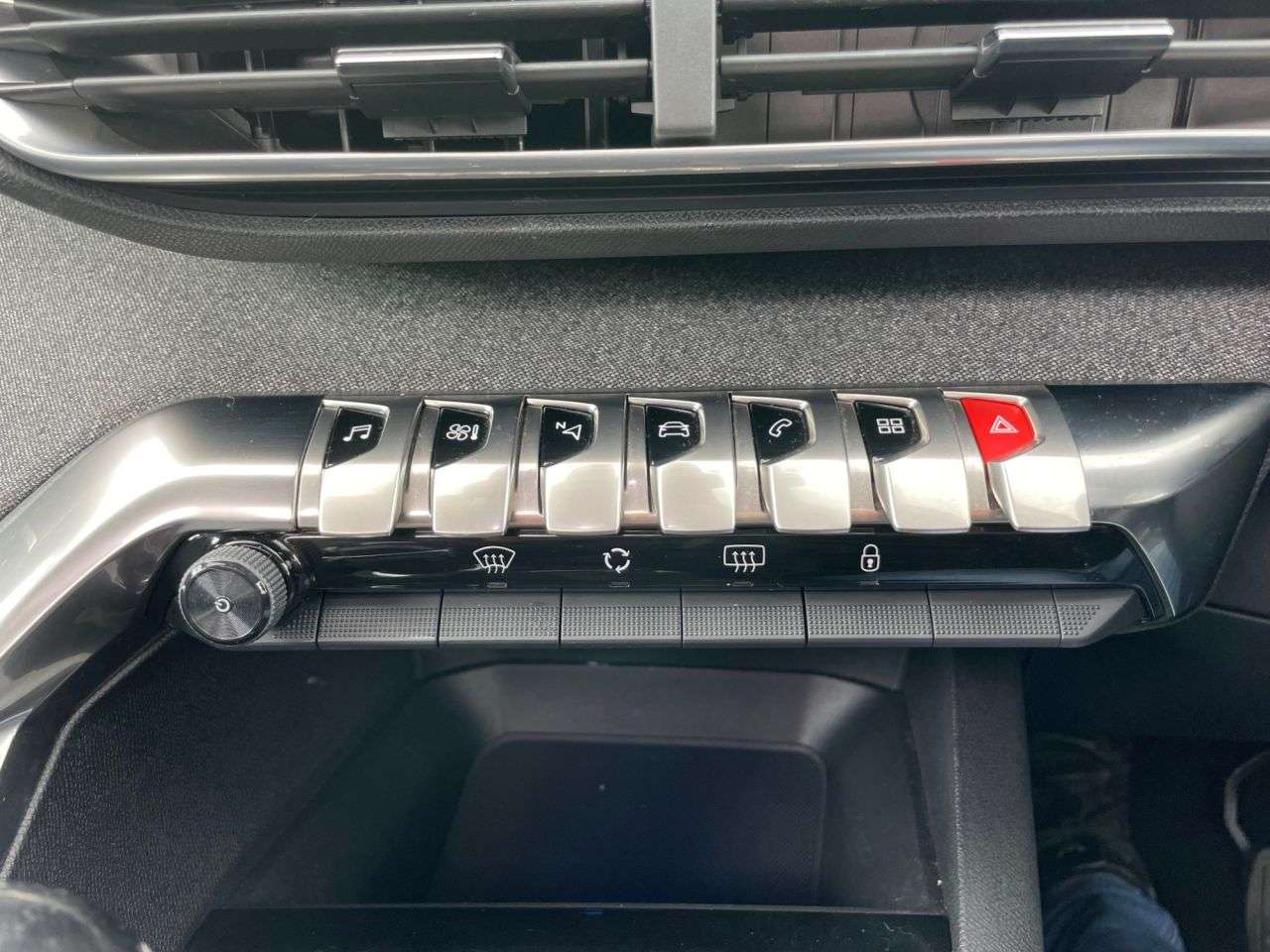 2017 PEUGEOT 3008 2017 PEUGEOT 3008