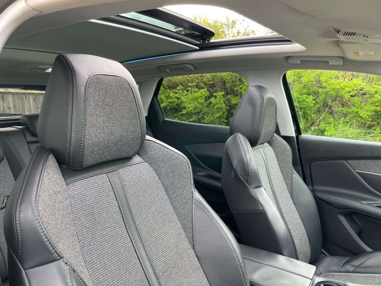 2017 PEUGEOT 3008 2017 PEUGEOT 3008