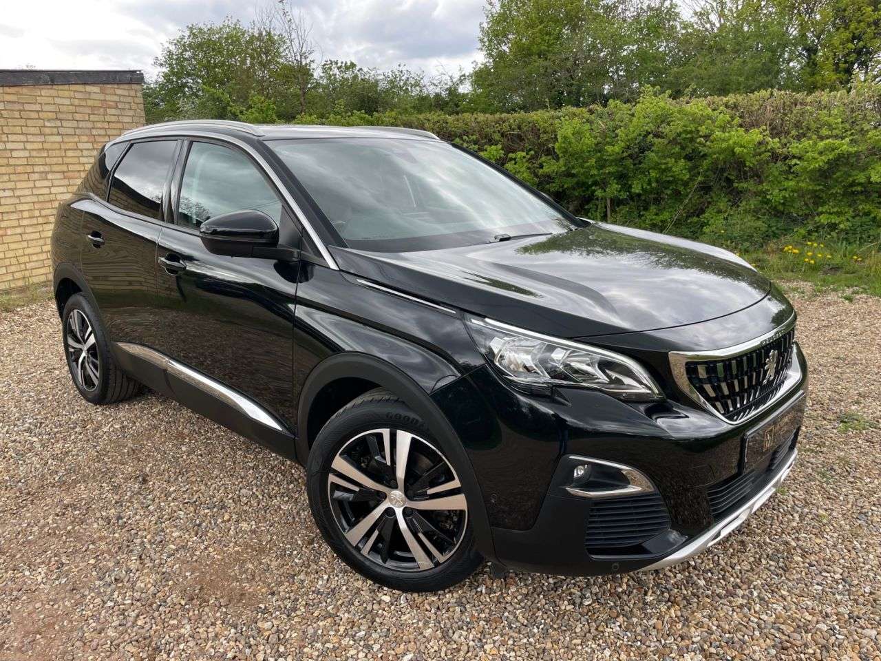 A 2017 PEUGEOT 3008 1.2 PureTech Allure SUV 5dr Petrol Manual Euro 6 (s/s) (130 ps) BLACK, PURE A 2017 PEUGEOT 3008 1.2 PureTech Allure SUV 5dr Petrol Manual Euro 6 (s/s) (130 ps) BLACK, PURE