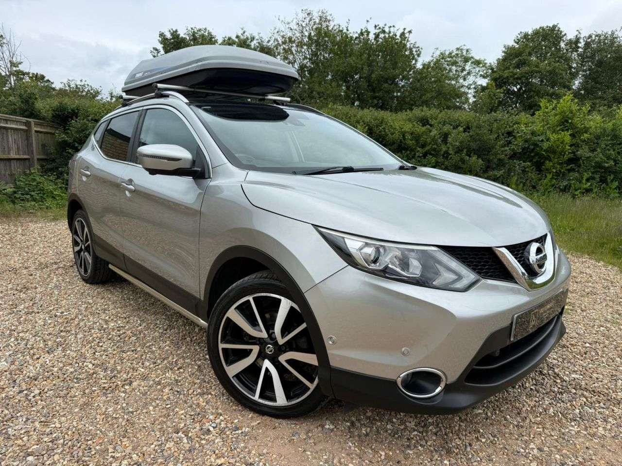A 2017 NISSAN QASHQAI 1.2 DIG-T Tekna SUV 5dr Petrol XTRON 2WD Euro 6 (s/s) (115 ps) FULL SPEC, N A 2017 NISSAN QASHQAI 1.2 DIG-T Tekna SUV 5dr Petrol XTRON 2WD Euro 6 (s/s) (115 ps) FULL SPEC, N