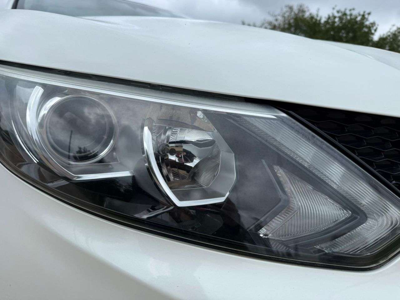A 2014 NISSAN QASHQAI 1.6 dCi Acenta Premium SUV 5dr Diesel XTRON 2WD Euro 5 (s/s) (130 ps) SERVI A 2014 NISSAN QASHQAI 1.6 dCi Acenta Premium SUV 5dr Diesel XTRON 2WD Euro 5 (s/s) (130 ps) SERVI