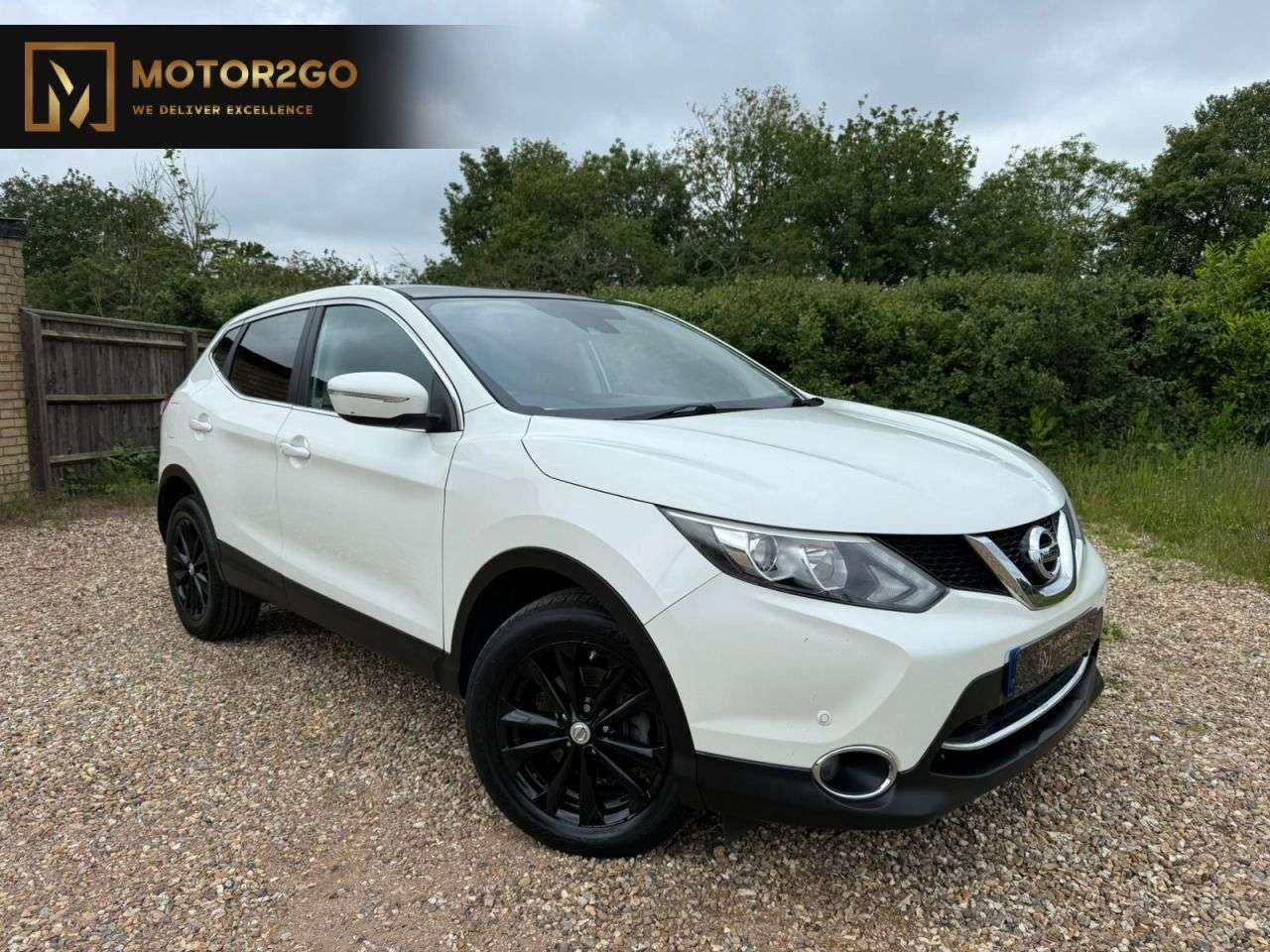 A 2014 NISSAN QASHQAI 1.6 dCi Acenta Premium SUV 5dr Diesel XTRON 2WD Euro 5 (s/s) (130 ps) SERVI A 2014 NISSAN QASHQAI 1.6 dCi Acenta Premium SUV 5dr Diesel XTRON 2WD Euro 5 (s/s) (130 ps) SERVI