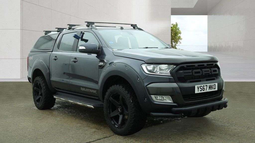 A 2017 FORD RANGER 3.2 TDCi Wildtrak Pickup Double Cab 4dr Diesel Auto 4WD Euro 5 (200 ps) ROO A 2017 FORD RANGER 3.2 TDCi Wildtrak Pickup Double Cab 4dr Diesel Auto 4WD Euro 5 (200 ps) ROO
