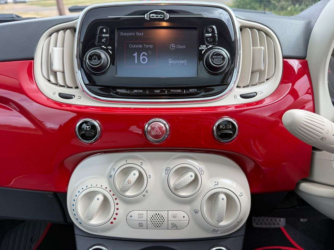 2017 FIAT 500 2017 FIAT 500