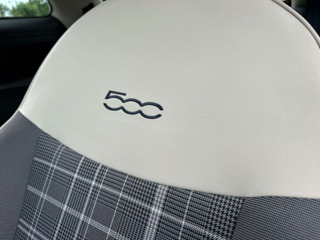 2017 FIAT 500 2017 FIAT 500