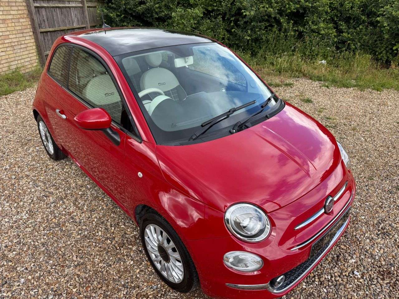 A 2017 FIAT 500 1.2 Lounge Hatchback 3dr Petrol Dualogic Euro 6 (s/s) (69 bhp) AUTOMATIC, P A 2017 FIAT 500 1.2 Lounge Hatchback 3dr Petrol Dualogic Euro 6 (s/s) (69 bhp) AUTOMATIC, P