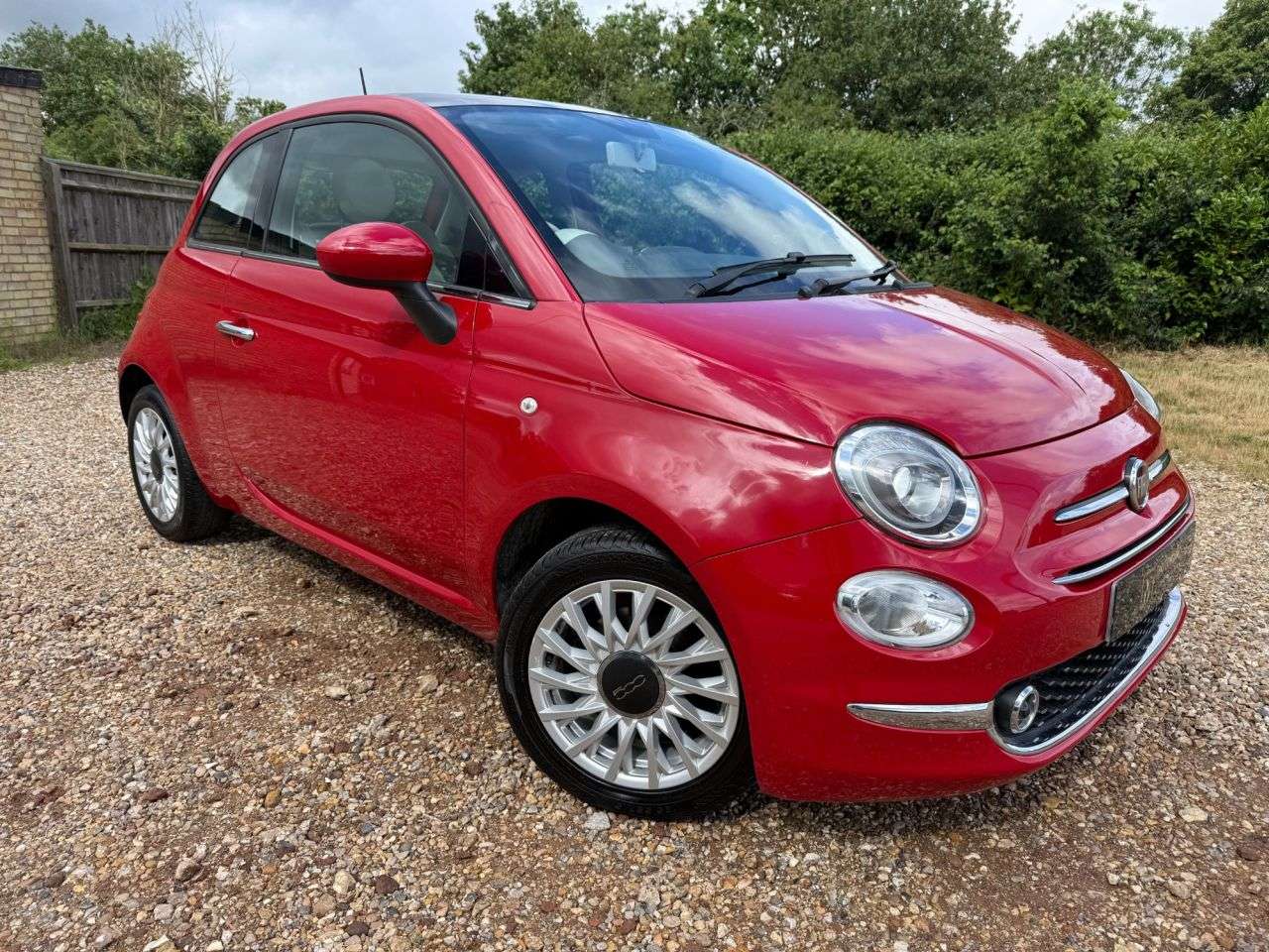 A 2017 FIAT 500 1.2 Lounge Hatchback 3dr Petrol Dualogic Euro 6 (s/s) (69 bhp) AUTOMATIC, P A 2017 FIAT 500 1.2 Lounge Hatchback 3dr Petrol Dualogic Euro 6 (s/s) (69 bhp) AUTOMATIC, P