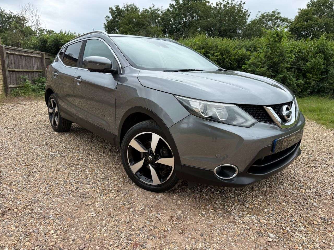 A 2015 NISSAN QASHQAI 1.2 DIG-T n-tec+ SUV 5dr Petrol Manual 2WD Euro 6 (s/s) (115 ps) A 2015 NISSAN QASHQAI 1.2 DIG-T n-tec+ SUV 5dr Petrol Manual 2WD Euro 6 (s/s) (115 ps)
